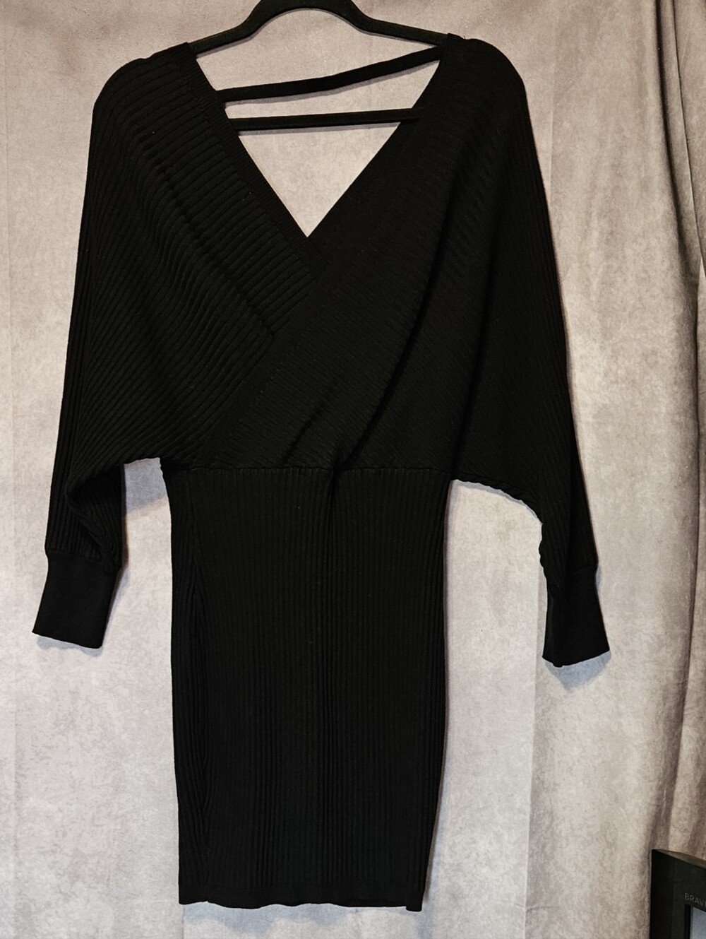 LOVE TREE Womens L Black Ribbed Knit  V-Neck Sweater Dress